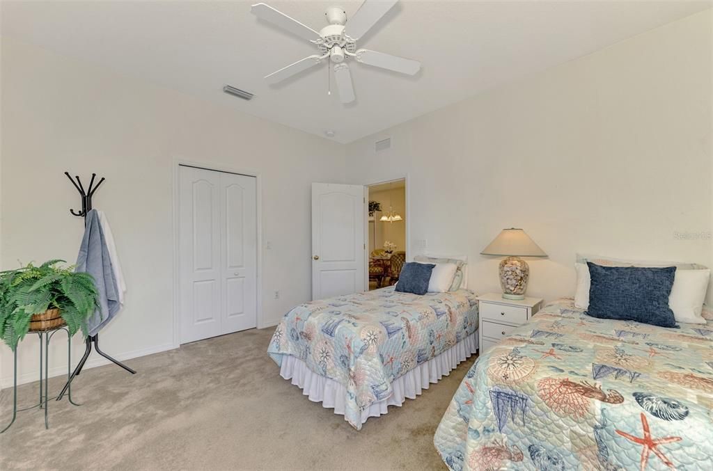 For Sale: $259,000 (2 beds, 2 baths, 1341 Square Feet)