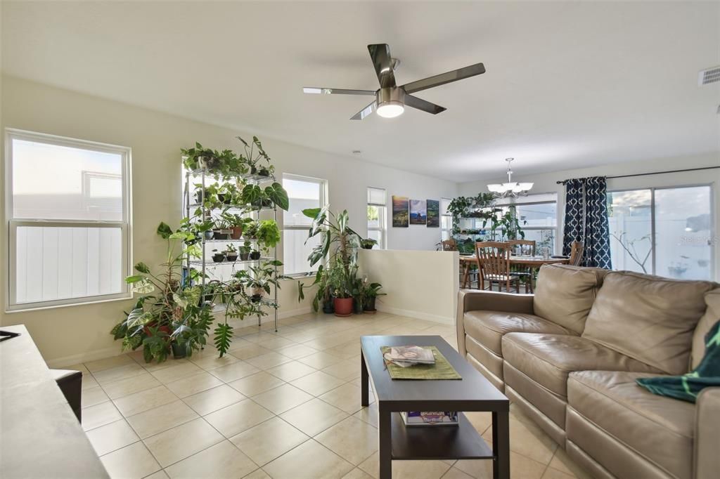 For Sale: $299,000 (3 beds, 2 baths, 1580 Square Feet)