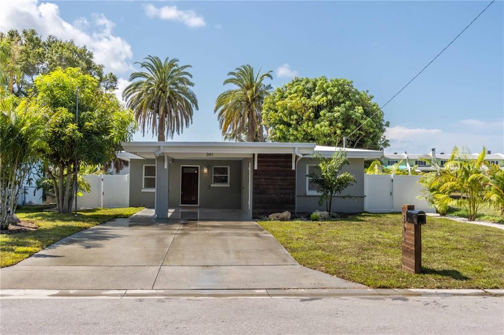 For Sale: $995,000 (2 beds, 1 baths, 1152 Square Feet)