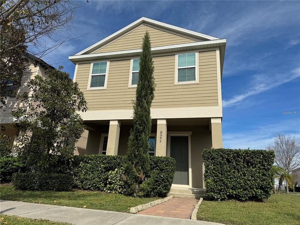 For Sale: $749,000 (3 beds, 2 baths, 1864 Square Feet)