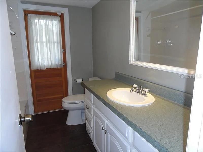 For Rent: $2,750 (3 beds, 2 baths, 1727 Square Feet)