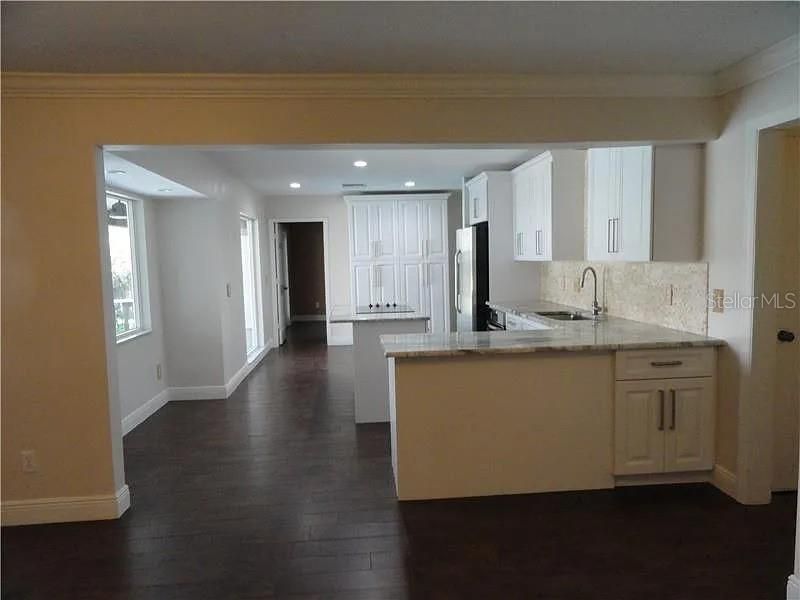 For Rent: $2,750 (3 beds, 2 baths, 1727 Square Feet)