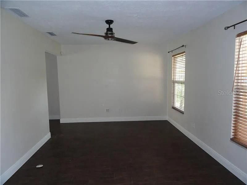 For Rent: $2,750 (3 beds, 2 baths, 1727 Square Feet)