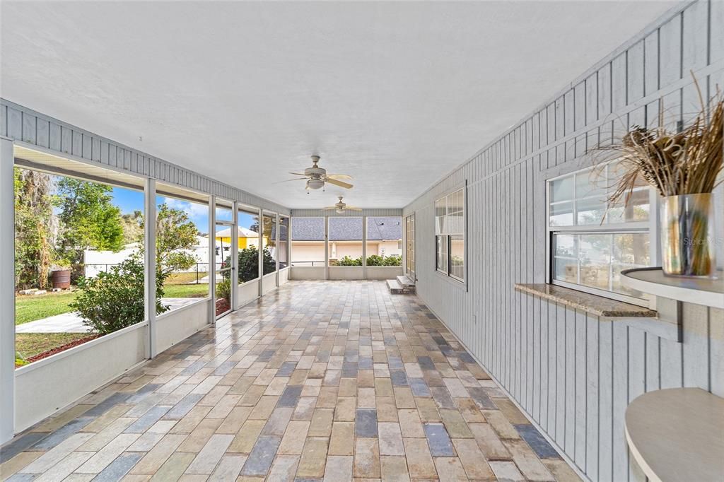 Back screened porch, new tile, pass-thru to kitchen