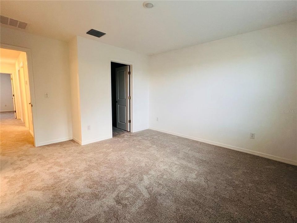 For Rent: $2,000 (3 beds, 2 baths, 1373 Square Feet)