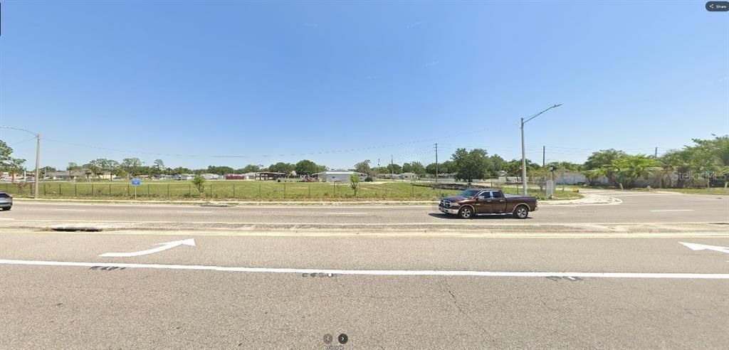 待售: $49,000 (1.25 acres)