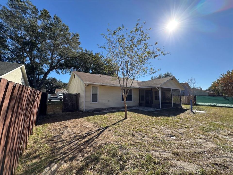 For Sale: $304,000 (3 beds, 2 baths, 1601 Square Feet)