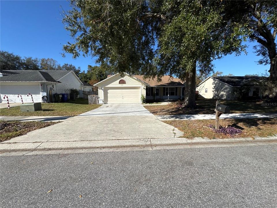 For Sale: $304,000 (3 beds, 2 baths, 1601 Square Feet)