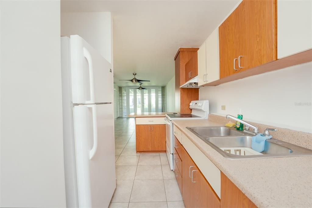 For Sale: $339,000 (2 beds, 1 baths, 1176 Square Feet)