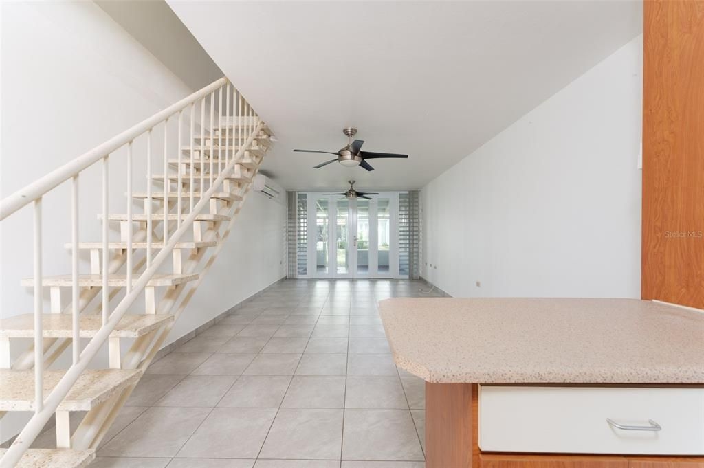 For Sale: $339,000 (2 beds, 1 baths, 1176 Square Feet)