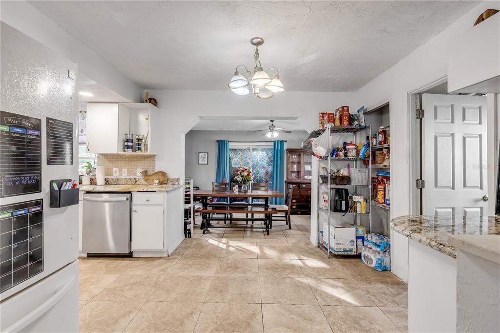 For Sale: $365,000 (3 beds, 1 baths, 1269 Square Feet)