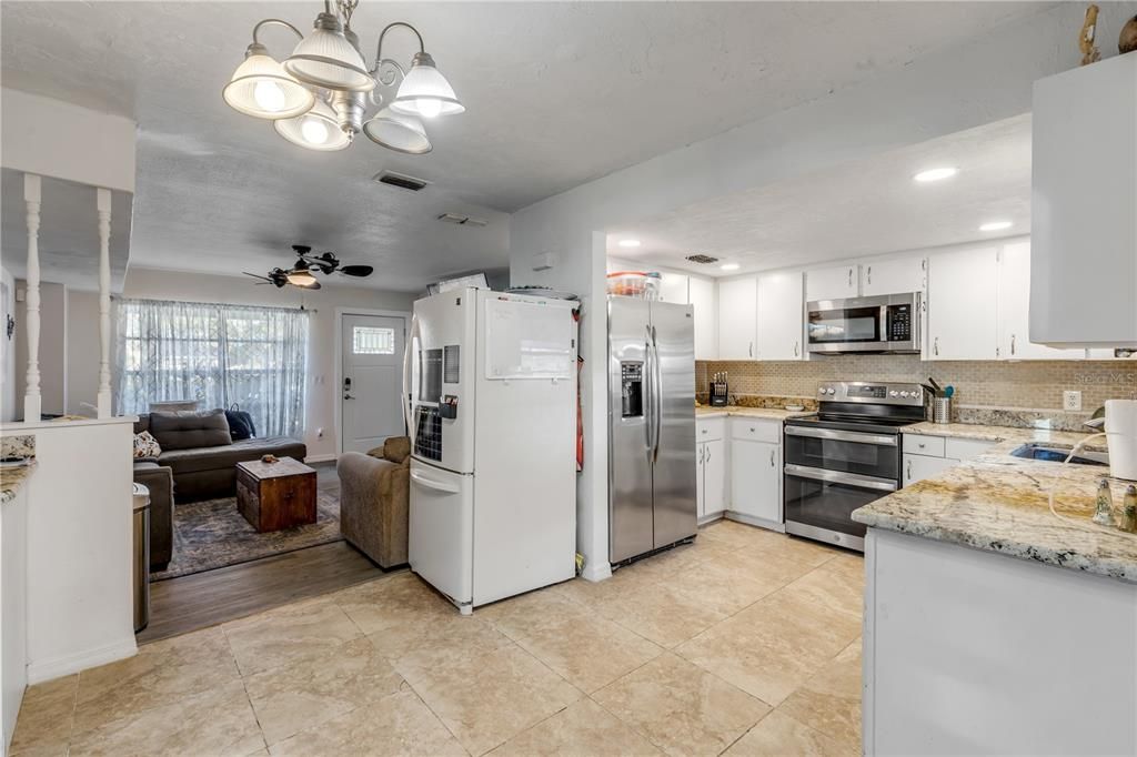 For Sale: $365,000 (3 beds, 1 baths, 1269 Square Feet)