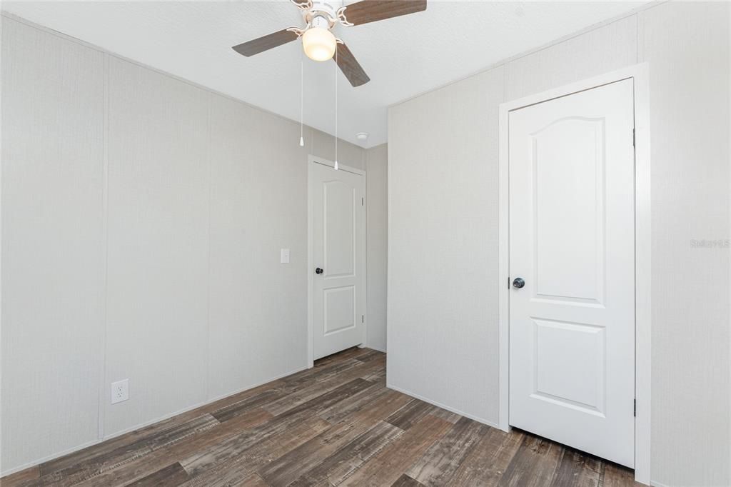 For Sale: $249,900 (2 beds, 2 baths, 840 Square Feet)