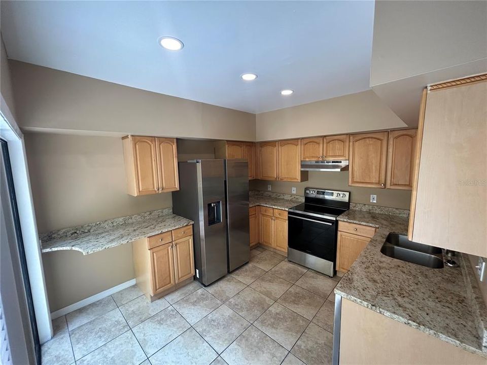 For Rent: $2,100 (3 beds, 2 baths, 1801 Square Feet)