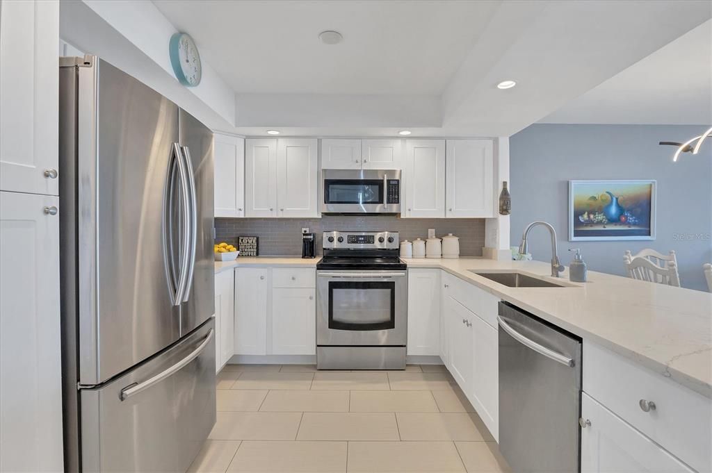 For Sale: $729,900 (2 beds, 2 baths, 1200 Square Feet)