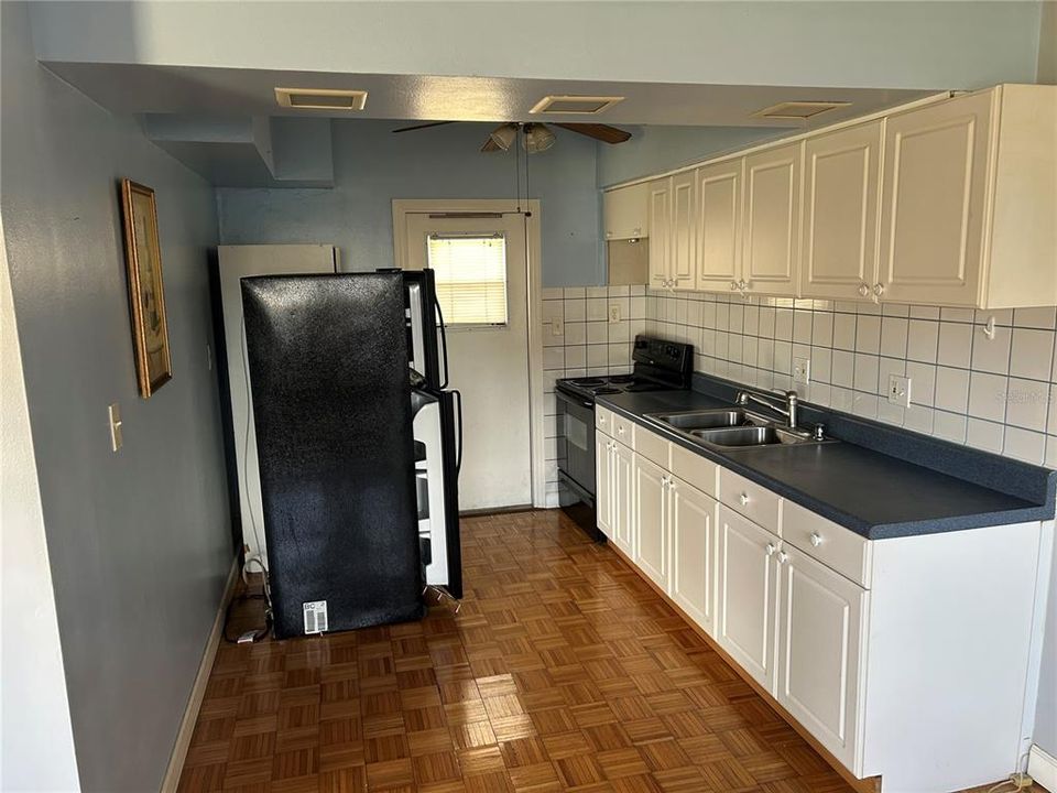 For Rent: $1,175 (1 beds, 1 baths, 764 Square Feet)