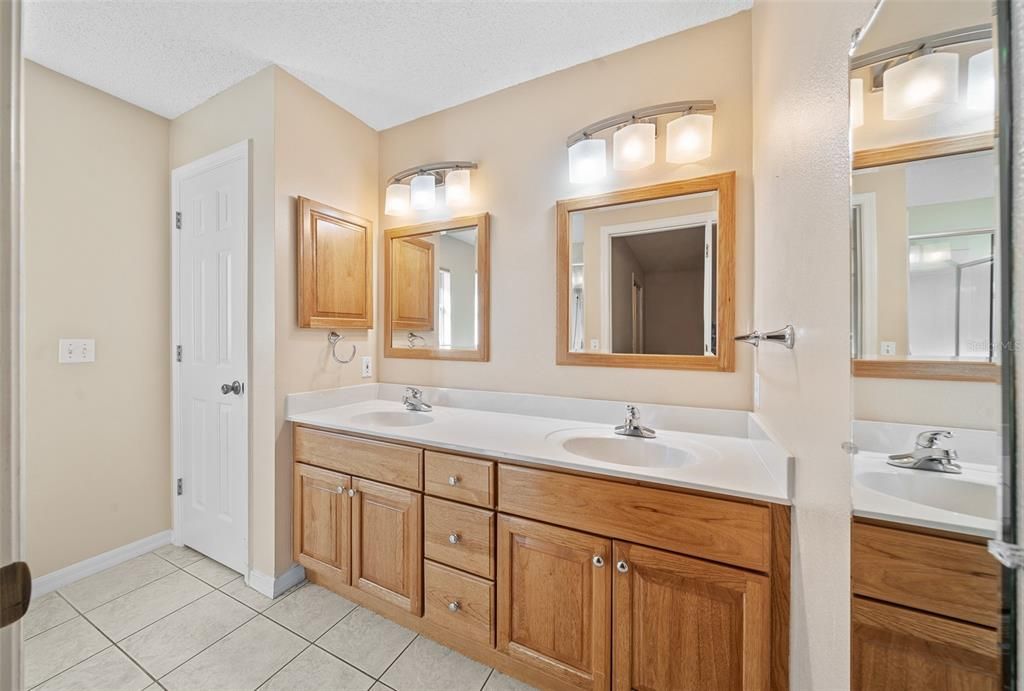 Dual vanity in Master Bath