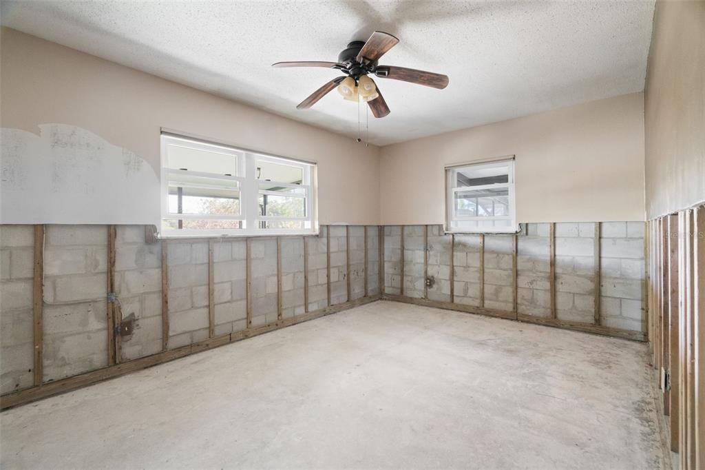 For Sale: $449,900 (3 beds, 2 baths, 1824 Square Feet)