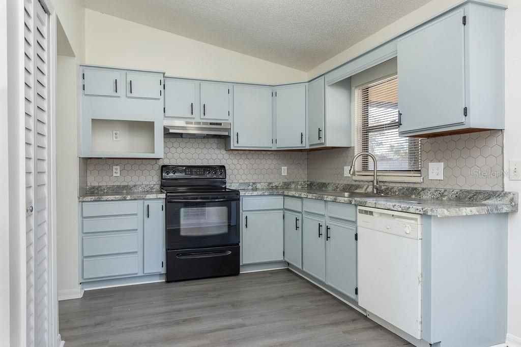 For Rent: $1,550 (2 beds, 2 baths, 910 Square Feet)