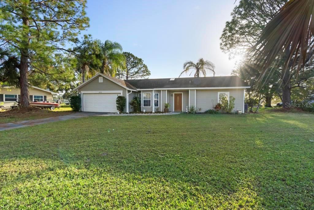 For Sale: $305,000 (3 beds, 2 baths, 1264 Square Feet)