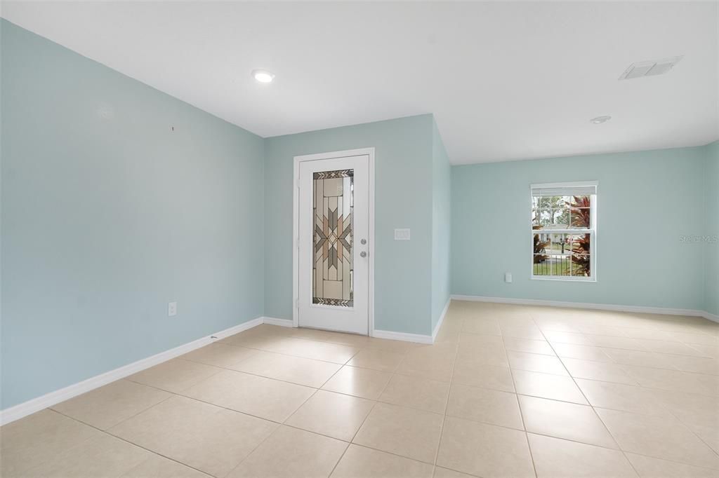 Foyer/Living Room