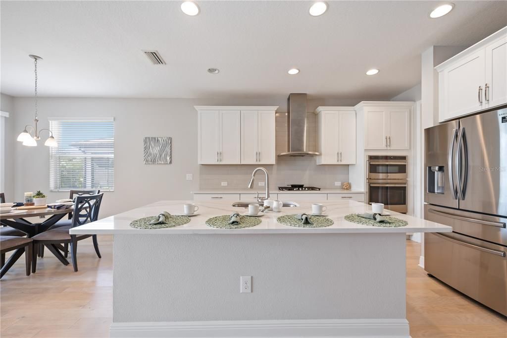 Spacious island in the kitchen