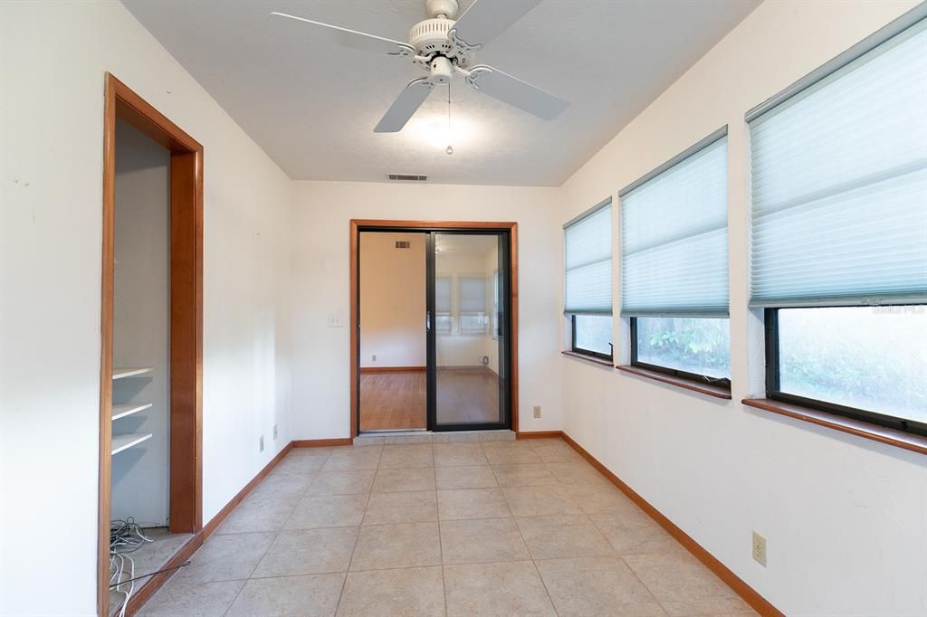 For Sale: $230,000 (2 beds, 2 baths, 1195 Square Feet)