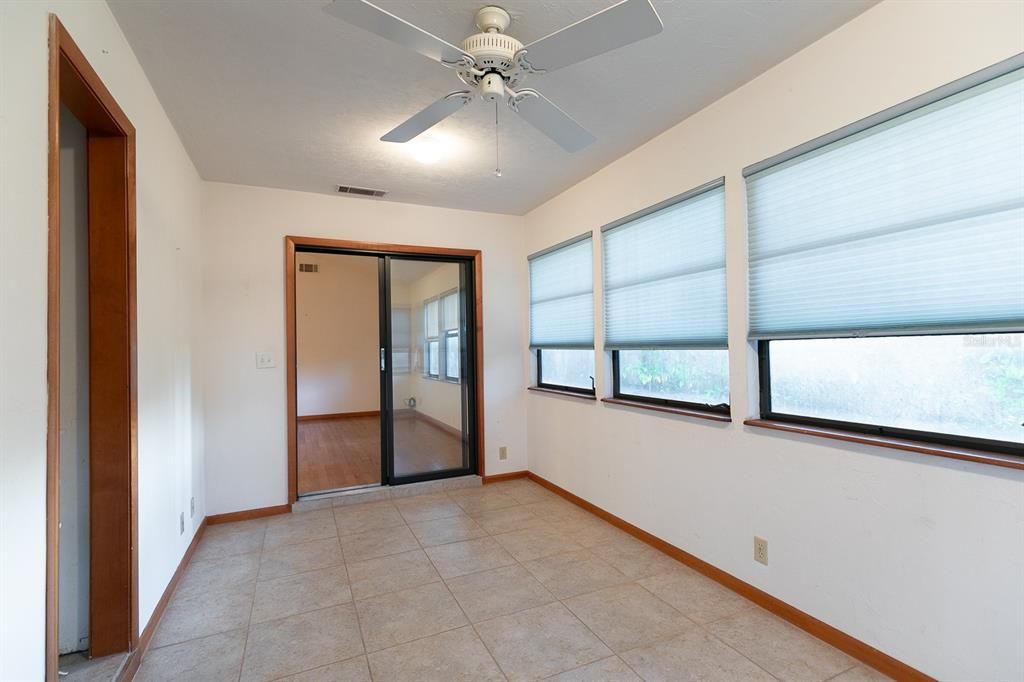 For Sale: $230,000 (2 beds, 2 baths, 1195 Square Feet)