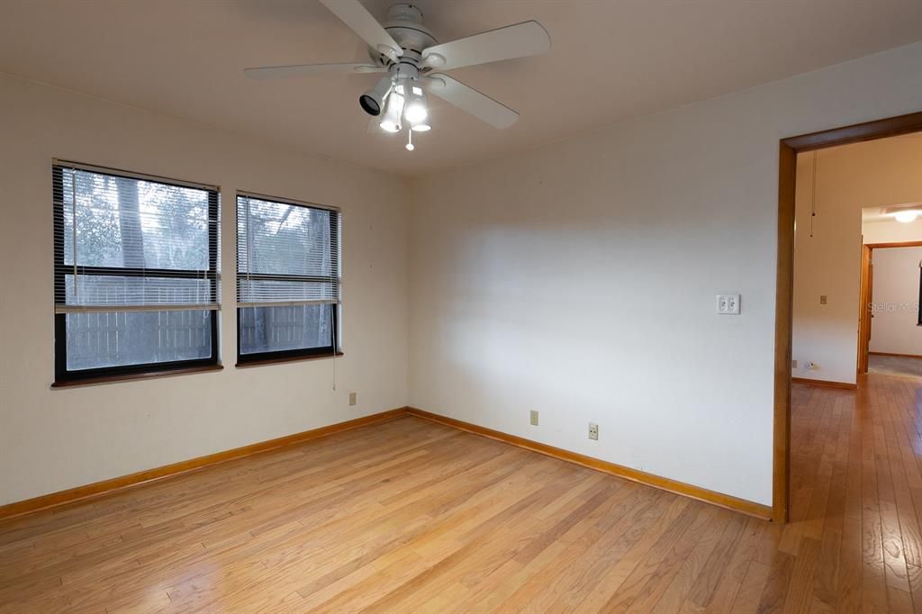 For Sale: $230,000 (2 beds, 2 baths, 1195 Square Feet)