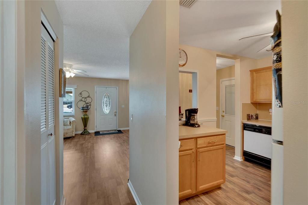 For Sale: $229,000 (2 beds, 1 baths, 1195 Square Feet)