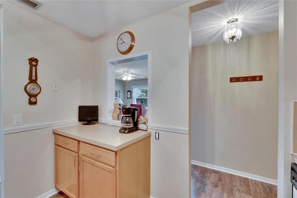 For Sale: $229,000 (2 beds, 1 baths, 1195 Square Feet)