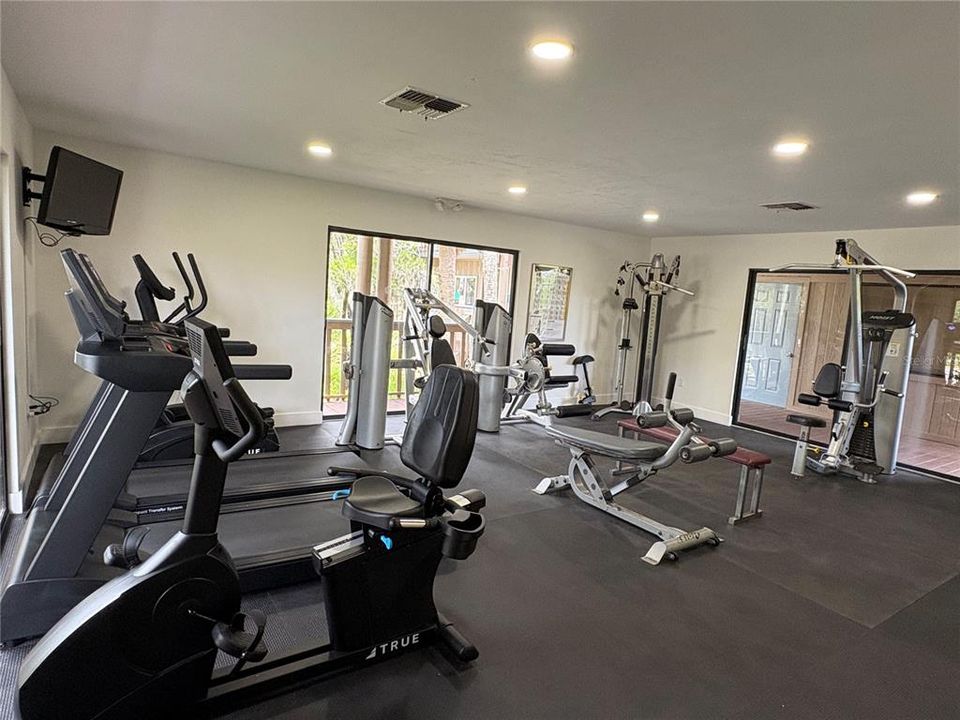 待售: $325,000 (2 贝兹, 2 浴室, 1558 平方英尺)