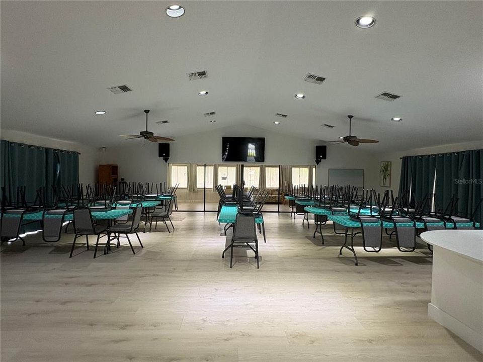 待售: $325,000 (2 贝兹, 2 浴室, 1558 平方英尺)