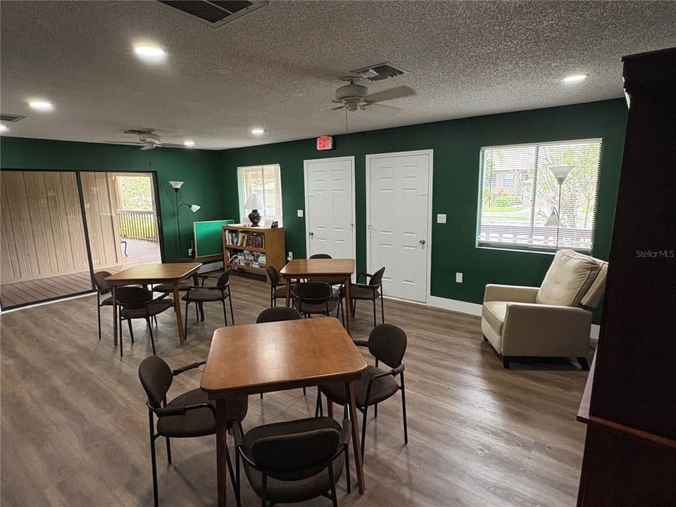 待售: $325,000 (2 贝兹, 2 浴室, 1558 平方英尺)