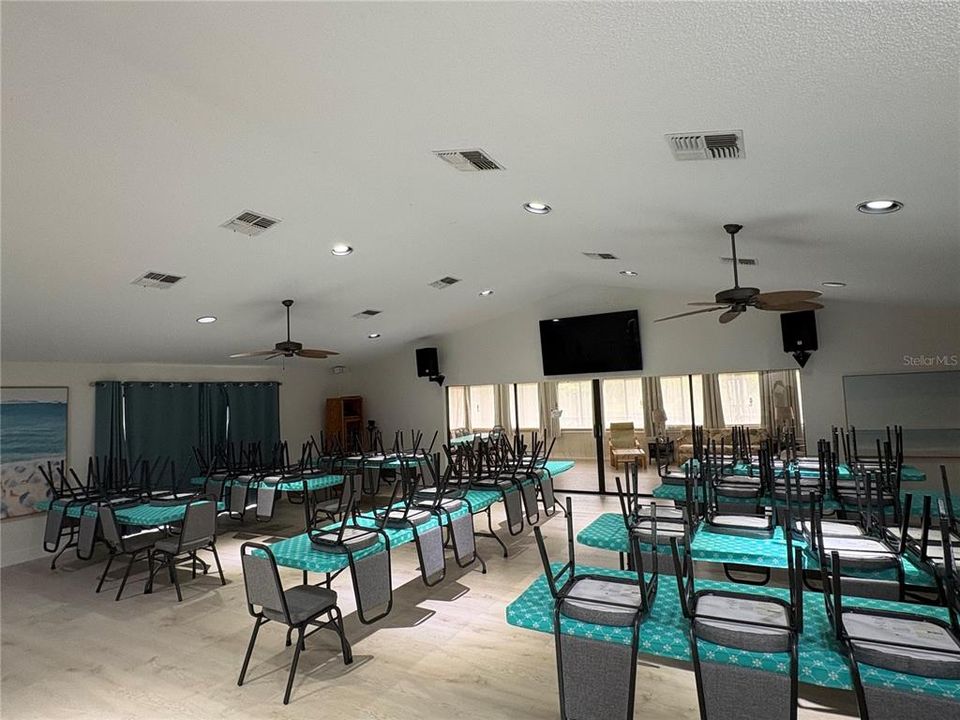 待售: $325,000 (2 贝兹, 2 浴室, 1558 平方英尺)