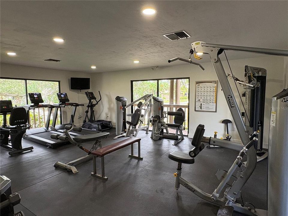 待售: $325,000 (2 贝兹, 2 浴室, 1558 平方英尺)