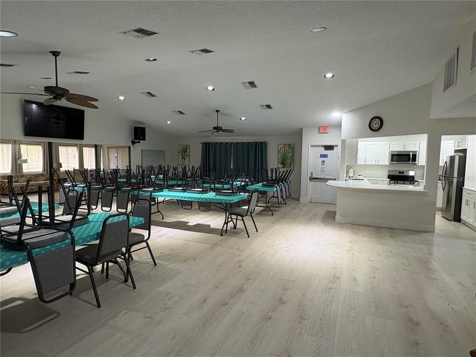 待售: $325,000 (2 贝兹, 2 浴室, 1558 平方英尺)