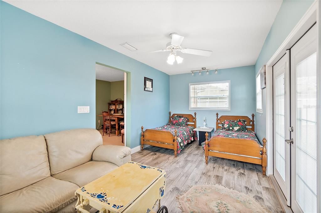 For Sale: $295,000 (2 beds, 2 baths, 1400 Square Feet)