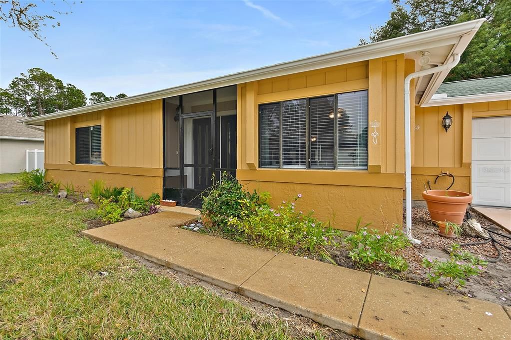 For Sale: $295,000 (2 beds, 2 baths, 1400 Square Feet)