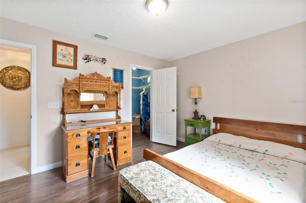 For Sale: $295,000 (2 beds, 2 baths, 1400 Square Feet)