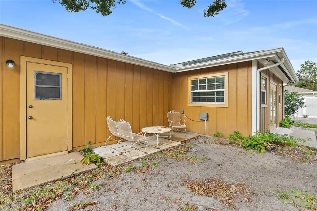 For Sale: $295,000 (2 beds, 2 baths, 1400 Square Feet)