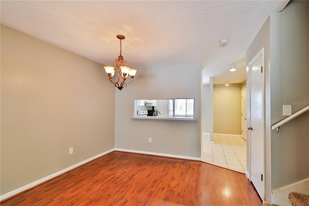 For Sale: $219,000 (2 beds, 2 baths, 1244 Square Feet)