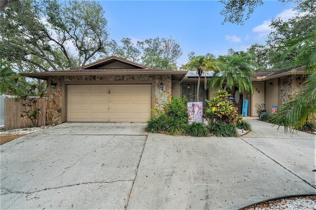 For Sale: $799,000 (4 beds, 3 baths, 2590 Square Feet)