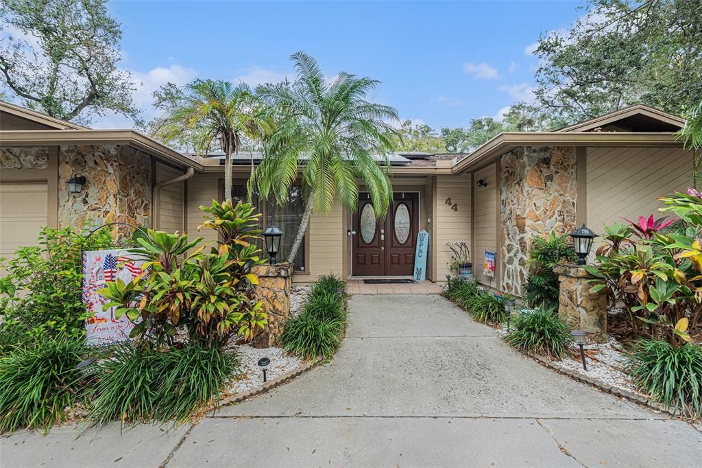 For Sale: $799,000 (4 beds, 3 baths, 2590 Square Feet)