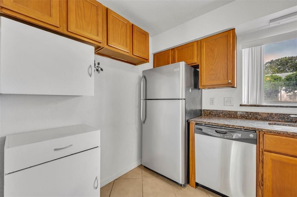 For Sale: $194,900 (3 beds, 2 baths, 1660 Square Feet)