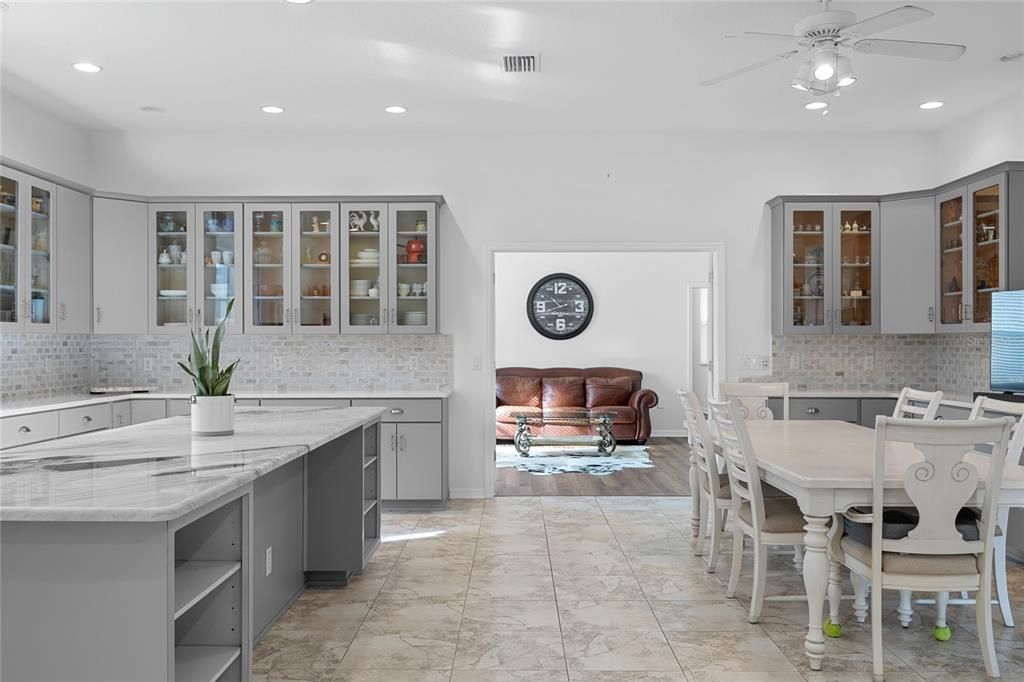 Kitchen / Dining Area