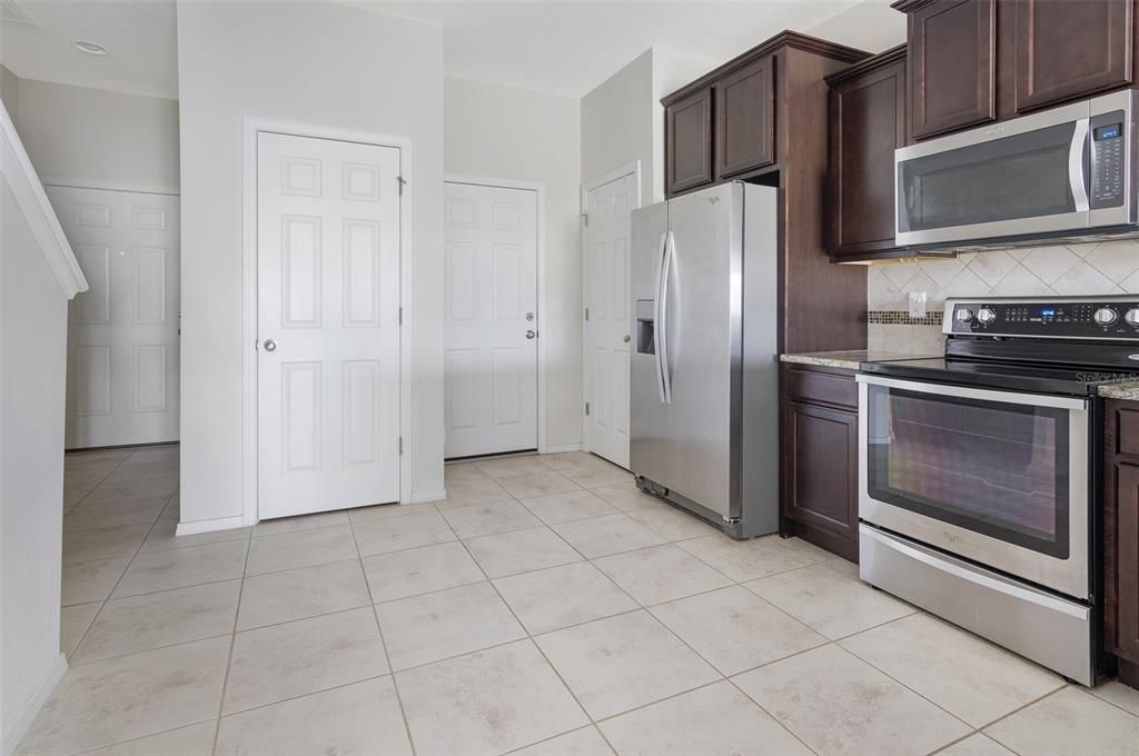 For Sale: $275,000 (2 beds, 2 baths, 1496 Square Feet)