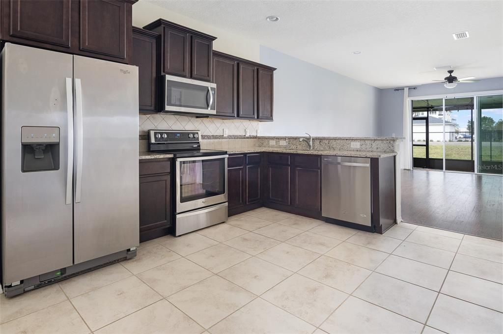 For Sale: $275,000 (2 beds, 2 baths, 1496 Square Feet)