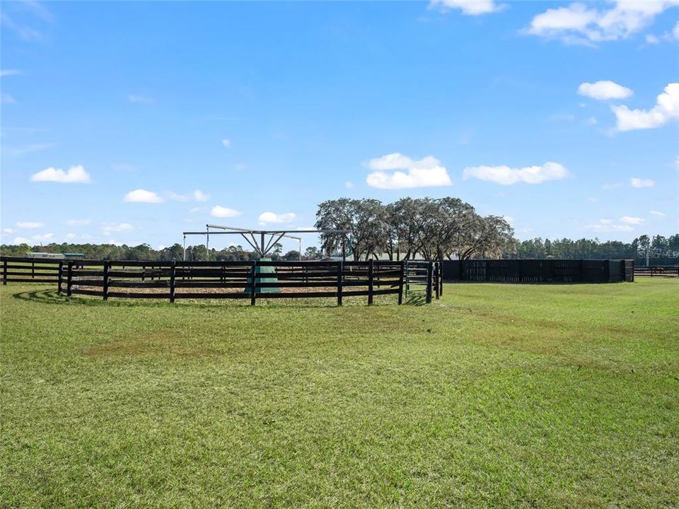 For Sale: $799,000 (2 beds, 2 baths, 1200 Square Feet)