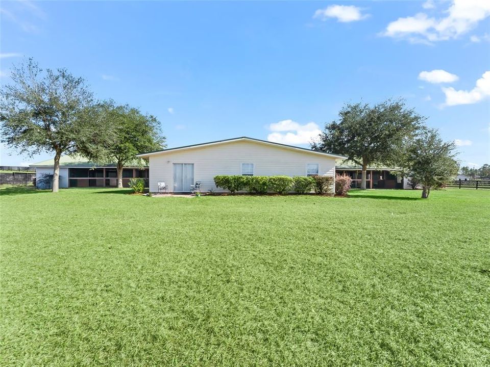 For Sale: $799,000 (2 beds, 2 baths, 1200 Square Feet)